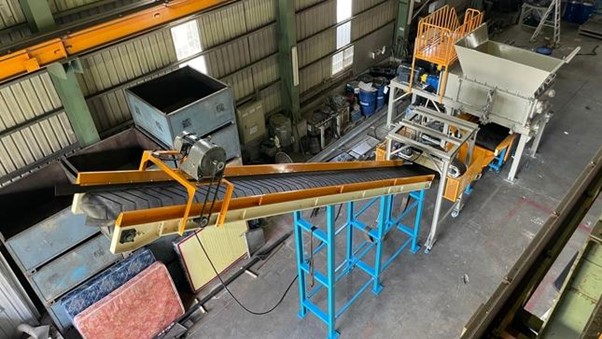 Quad Shaft Shredder with Magnetic Separator